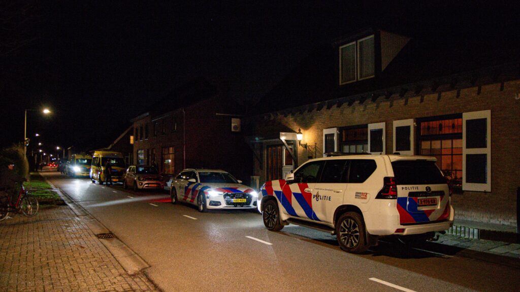 Traumahelikopter landt in Lepelstraat voor medische noodsituatie
