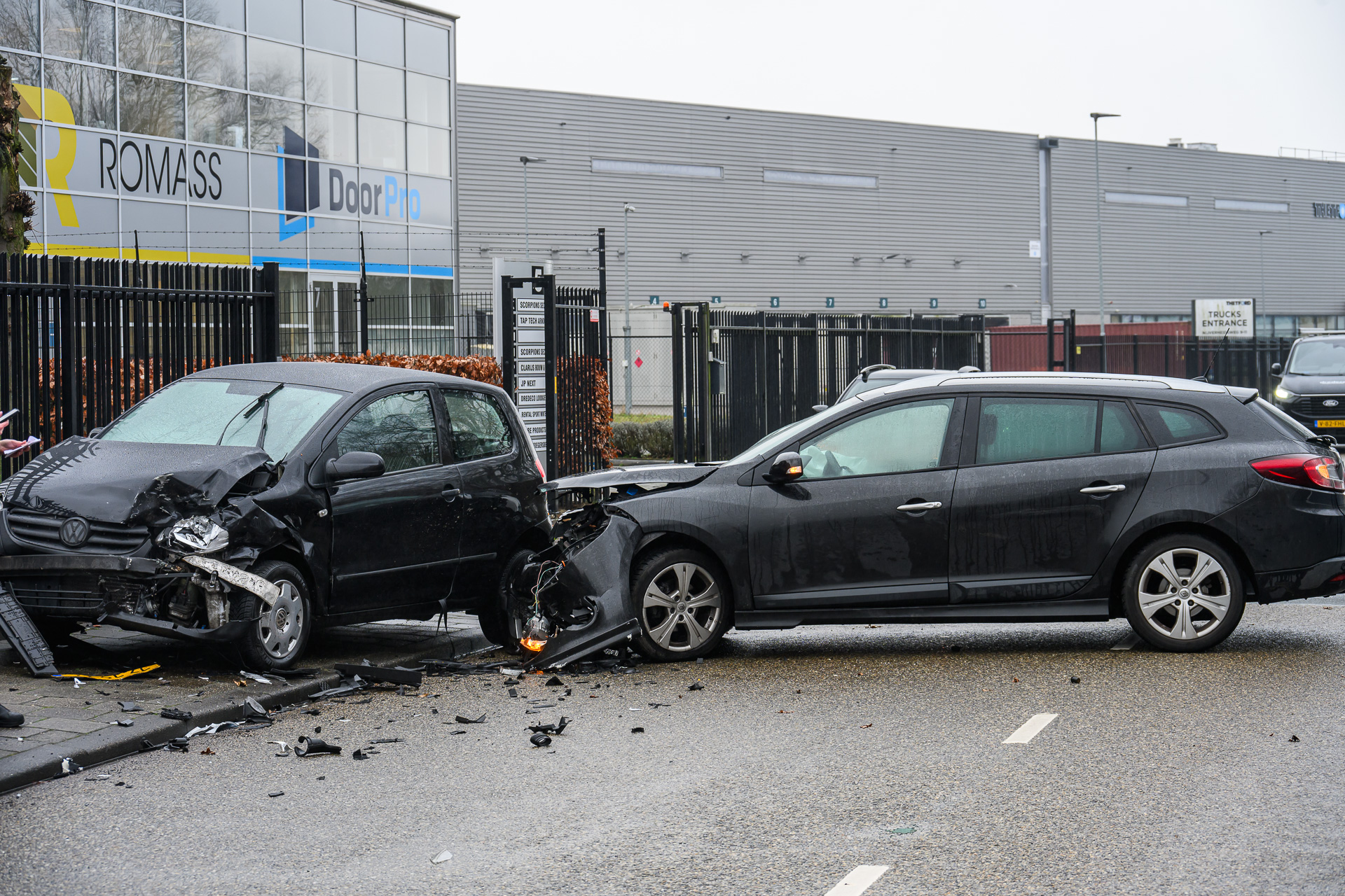 Flinke botsing in Etten-Leur, twee auto’s zwaar beschadigd