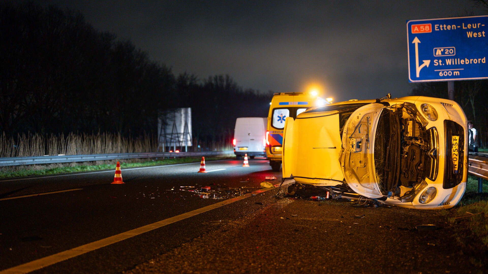 Dubbele crash zorgt voor opstoppingen op de A58 bij Sint Willebrord