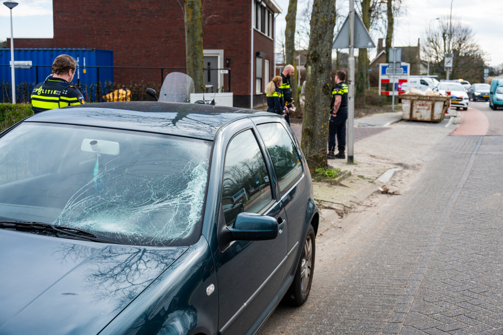 Fietser raakt gewond na botsing op rotonde in Sprundel