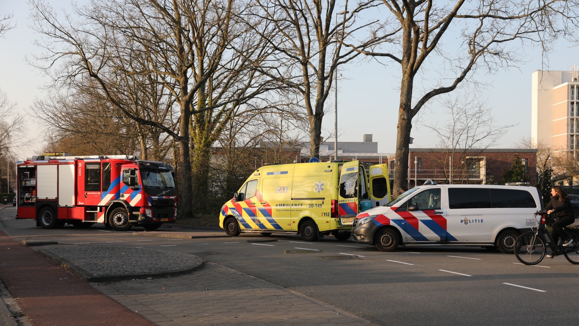Motorrijder gewond na botsing met stadsbus in Roosendaal
