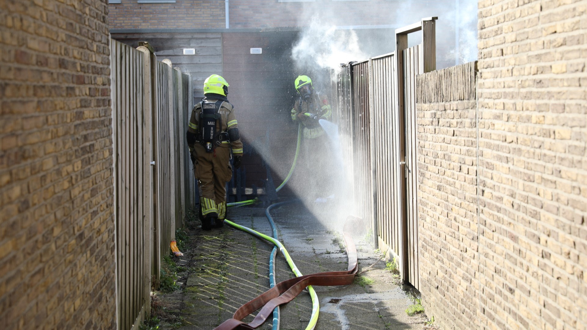 Vermoedelijk asbest vrijgekomen bij schuurbrand in Roosendaal