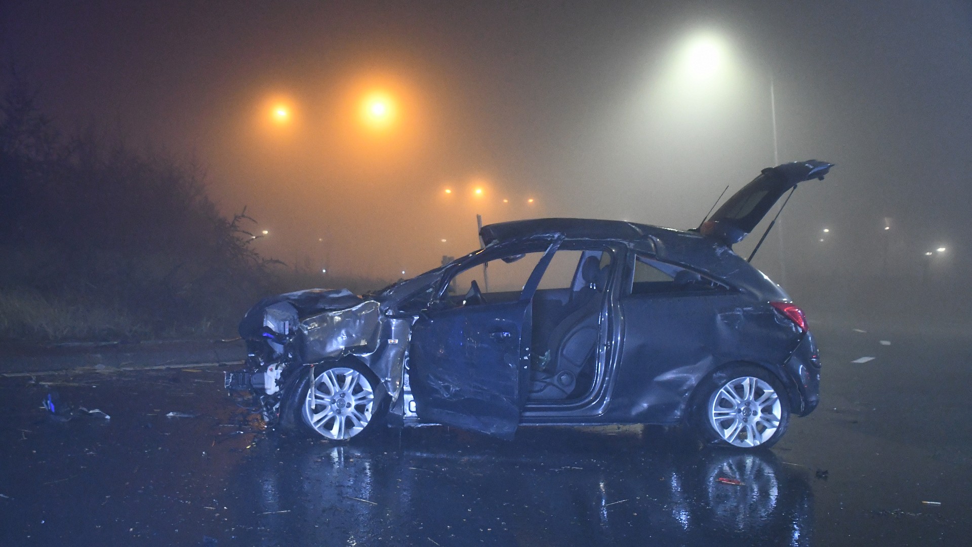 Politieachtervolging vanuit Bergen op Zoom eindigt in crash op rotonde Vlissingen