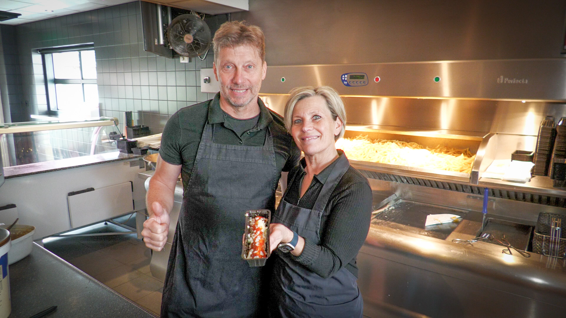 Van grapje naar frikandellentocht: 110 deelnemers wandelen door Wouw