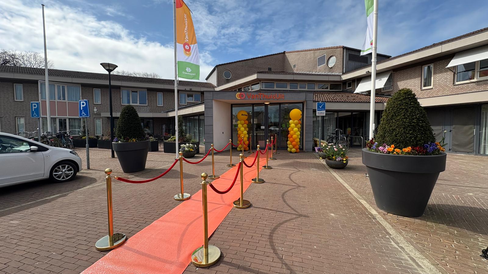 Ouderen kunnen langer thuis blijven wonen met behulp van VanThuisUit