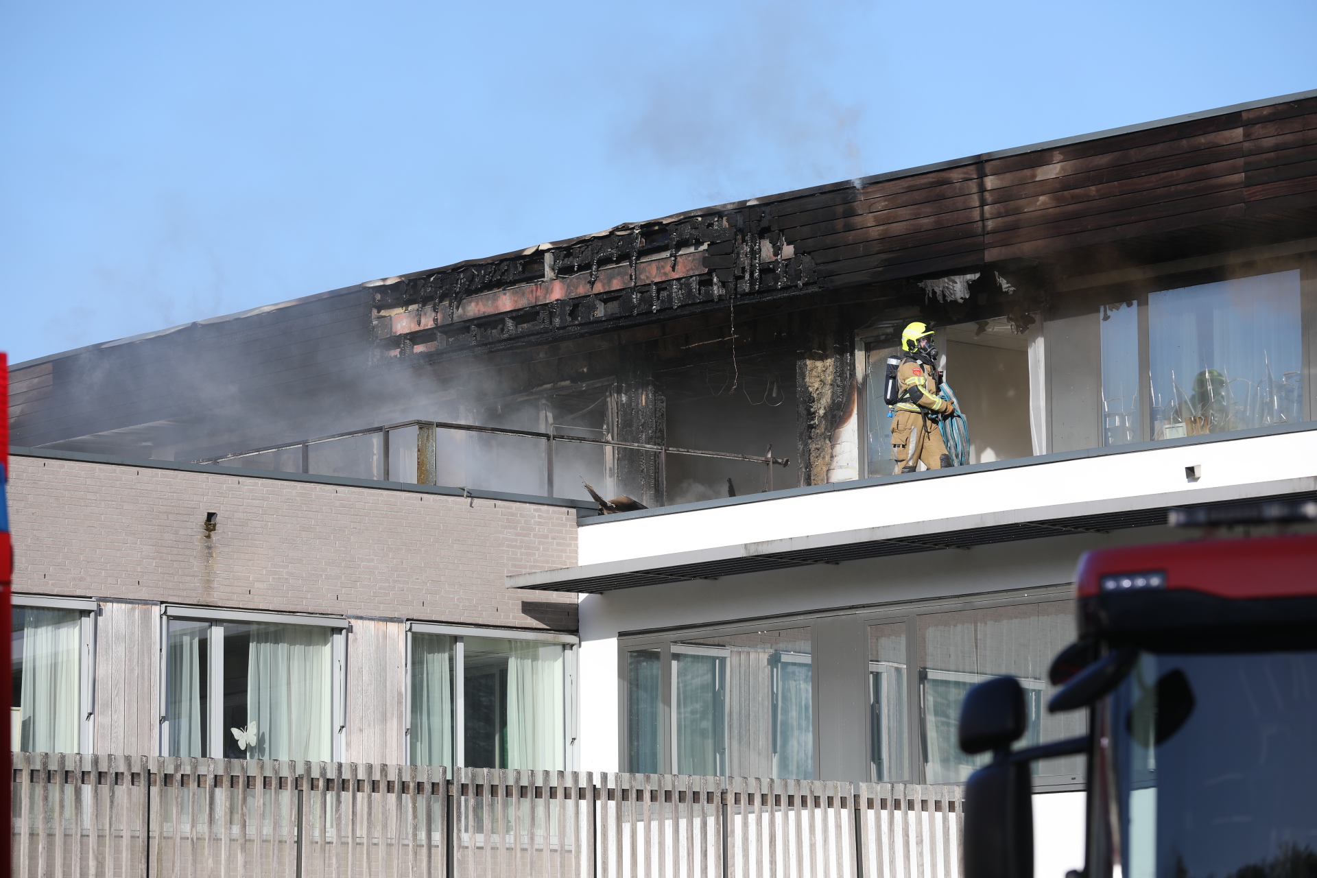 Zeer grote brand op Vrederust, brandweer rukt massaal uit