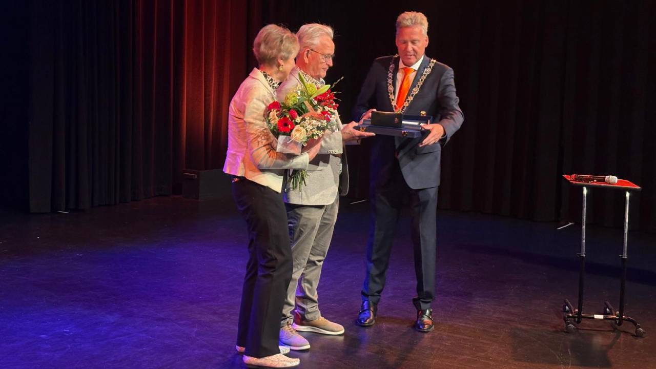 Lintjesregen in gemeente Roosendaal: 10 Koninklijke onderscheidingen uitgereikt