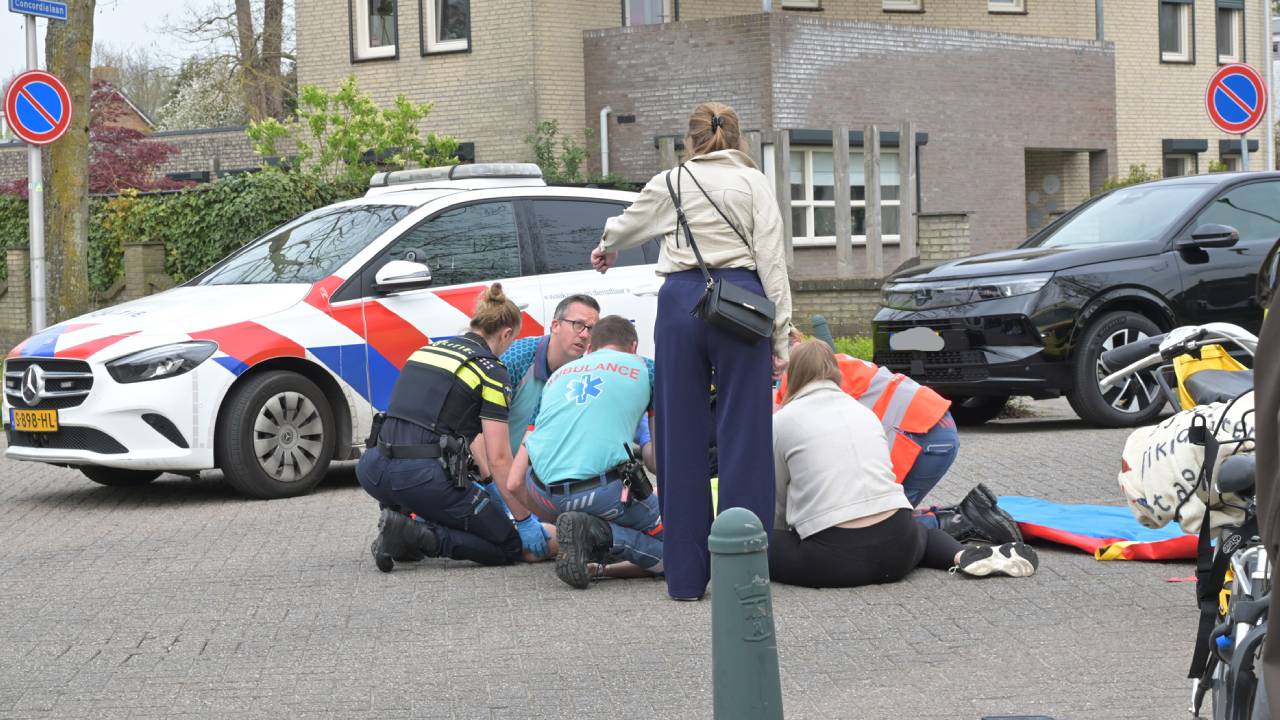 Fietsster gewond na botsing met auto in Etten-Leur