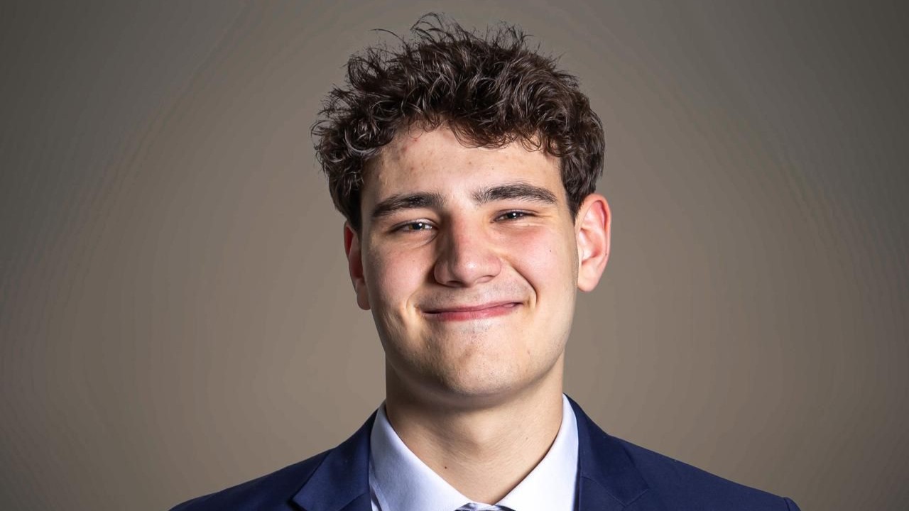 Tijmen (18) is jongste raadslid ooit in Roosendaal: 'Een van de mooiste dagen van mijn leven'