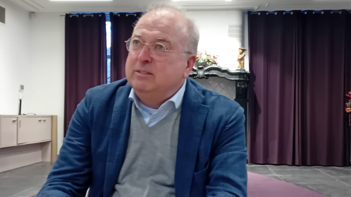 Informateur Roosendaal adviseert een brede coalitie met vijf grootste partijen