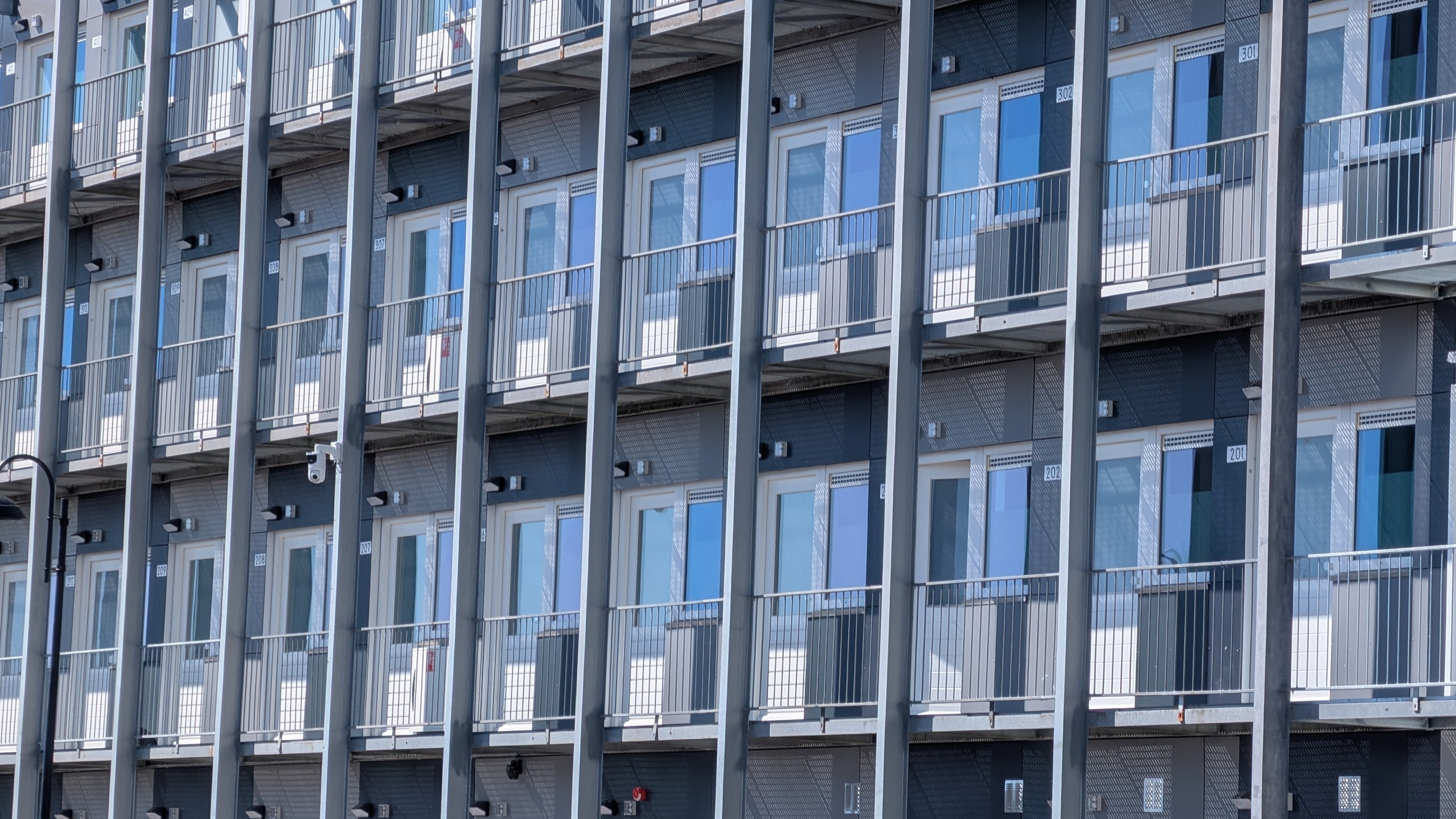 Slepend conflict over brand­veiligheid en overlast bij opvang arbeids­migranten