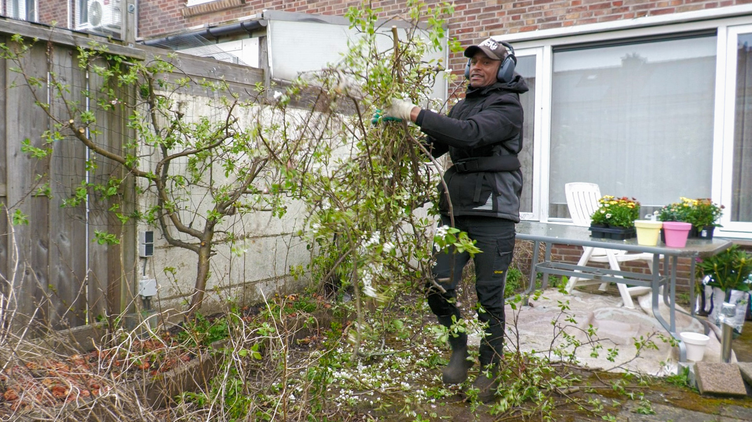 Elaine (38) krijgt hulp van Yard Legend: ‘Ik voel me gezien’