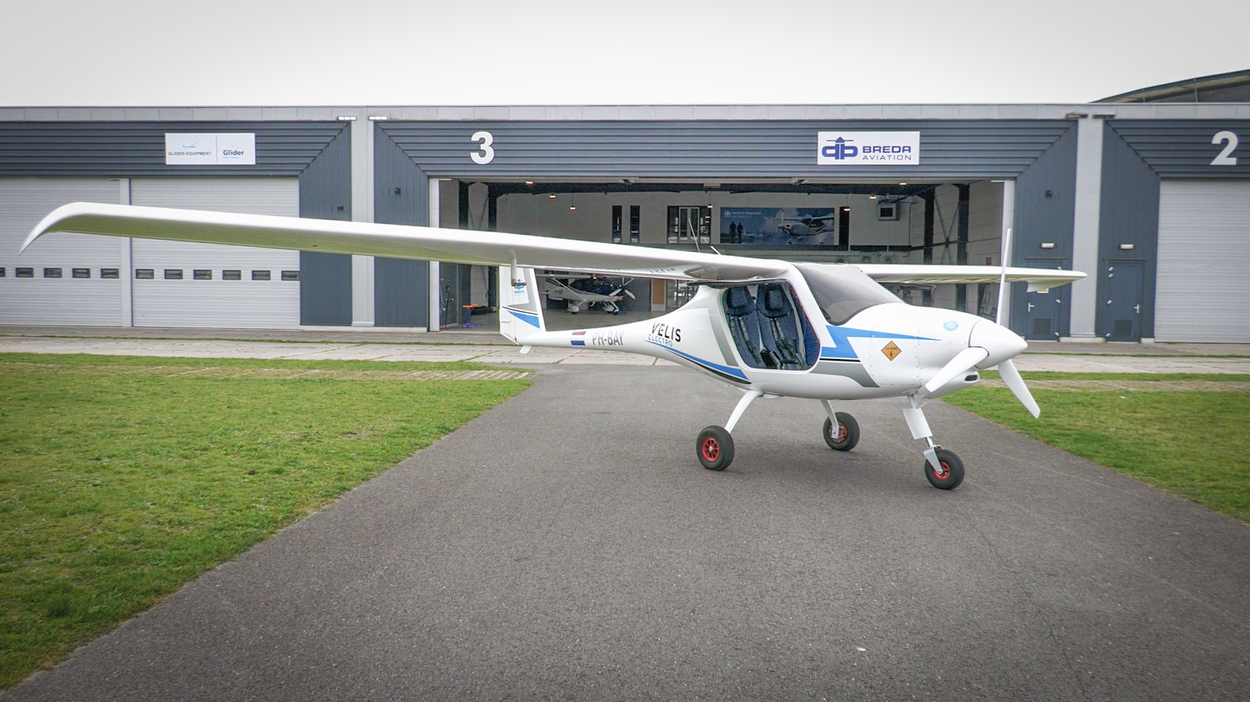 De de Pipistrel Velis Electro heeft een spanwijdte van 13 meter.