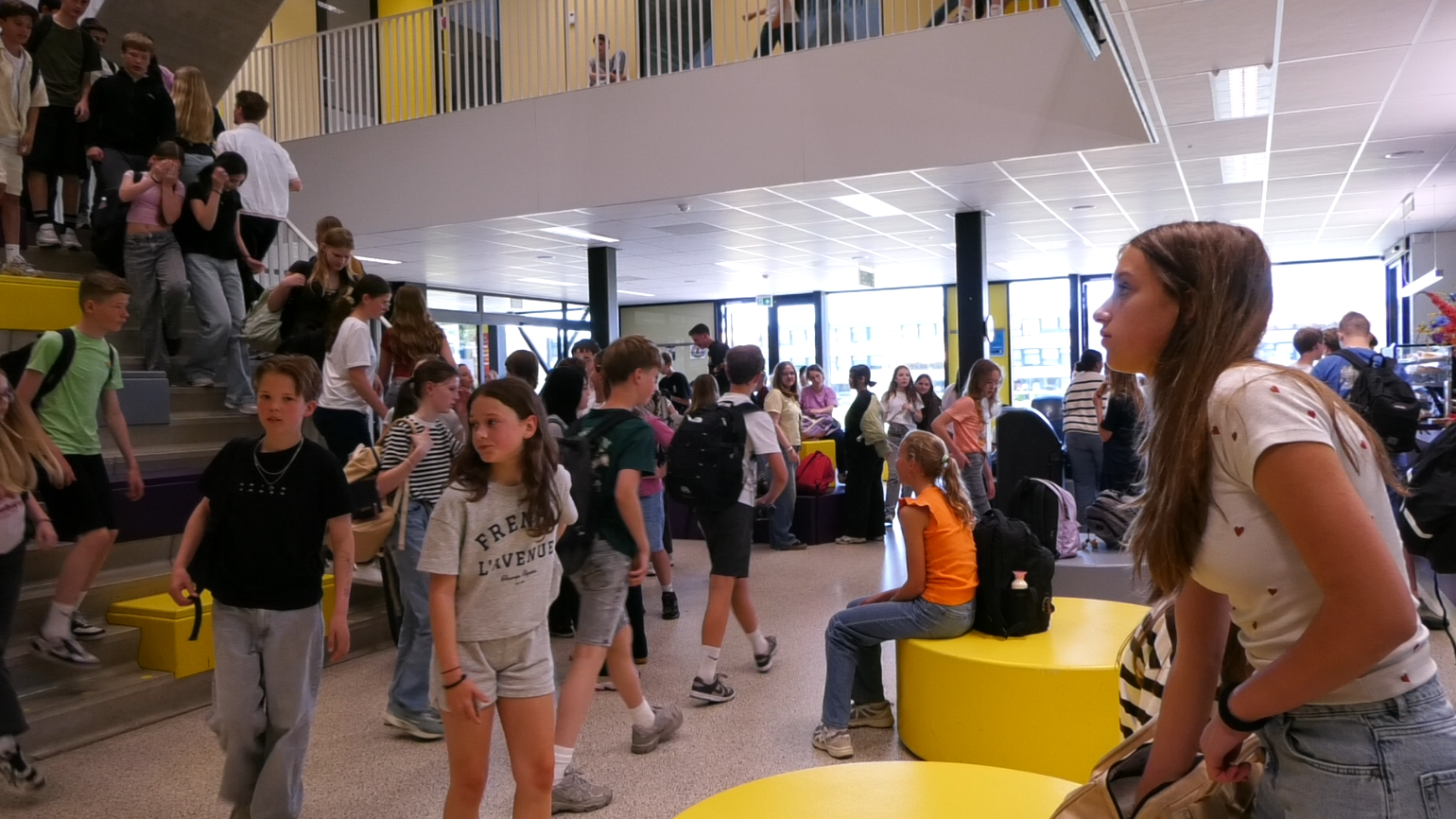 Brugklassers KSE Etten-Leur mogen geen telefoon gebruiken tijdens pauze: ‘Even wennen’