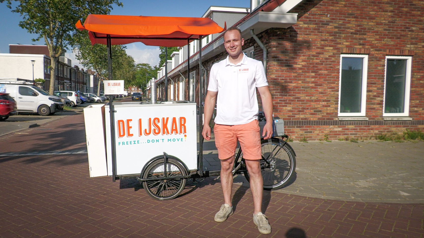Van zelfgebouwde ijsbakfiets naar bloeiend bedrijf: Benjamin (24) fietst nog elke dag door Bergen op
