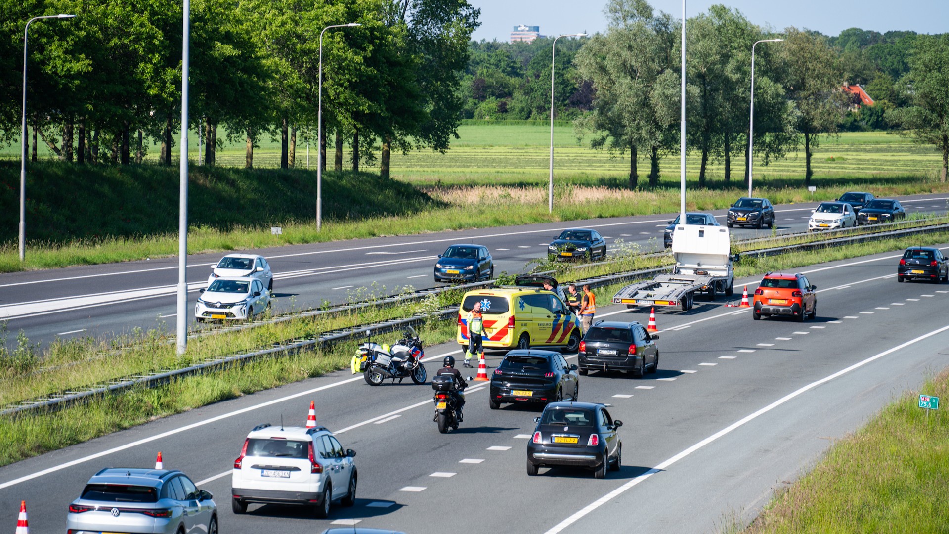 Behoorlijke file op A58 na ongeval tussen Etten-Leur en Breda