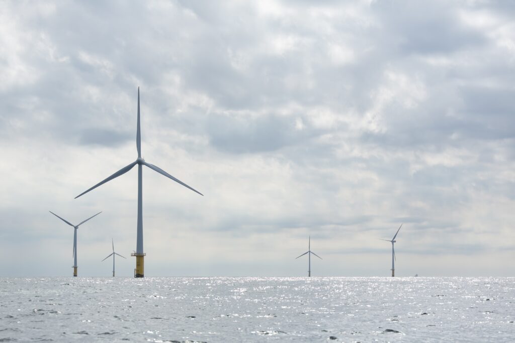 Nog veel vragen bij gemeente over plannen aanlanding wind op zee