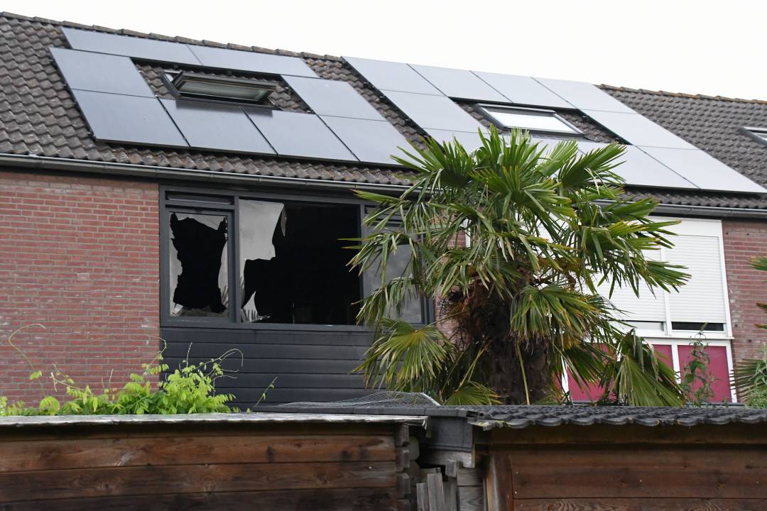Persoon zwaargewond bij woningbrand in Tholen