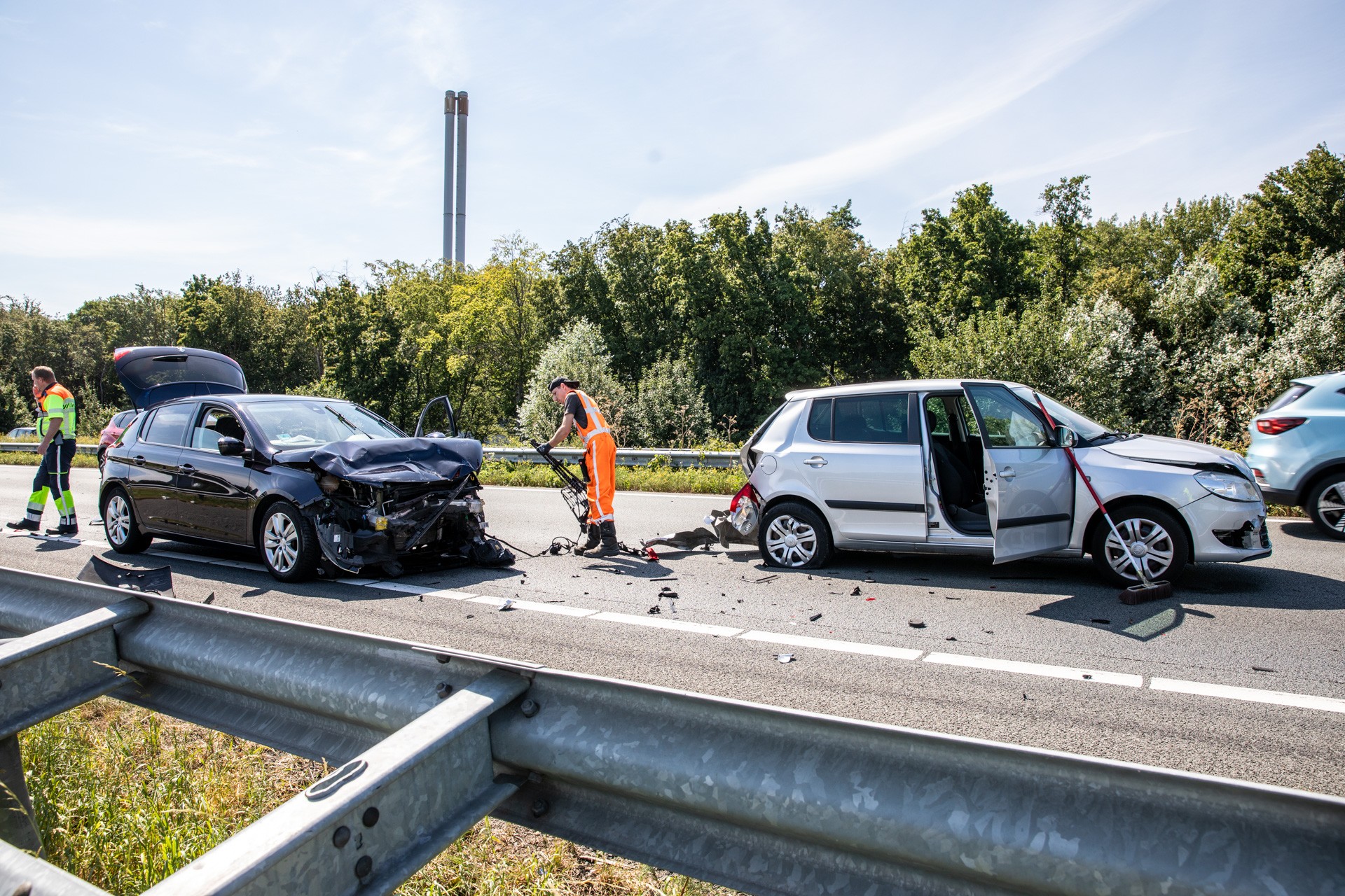 Gewonde bij kop-staartbotsing op A17 bij Roosendaal