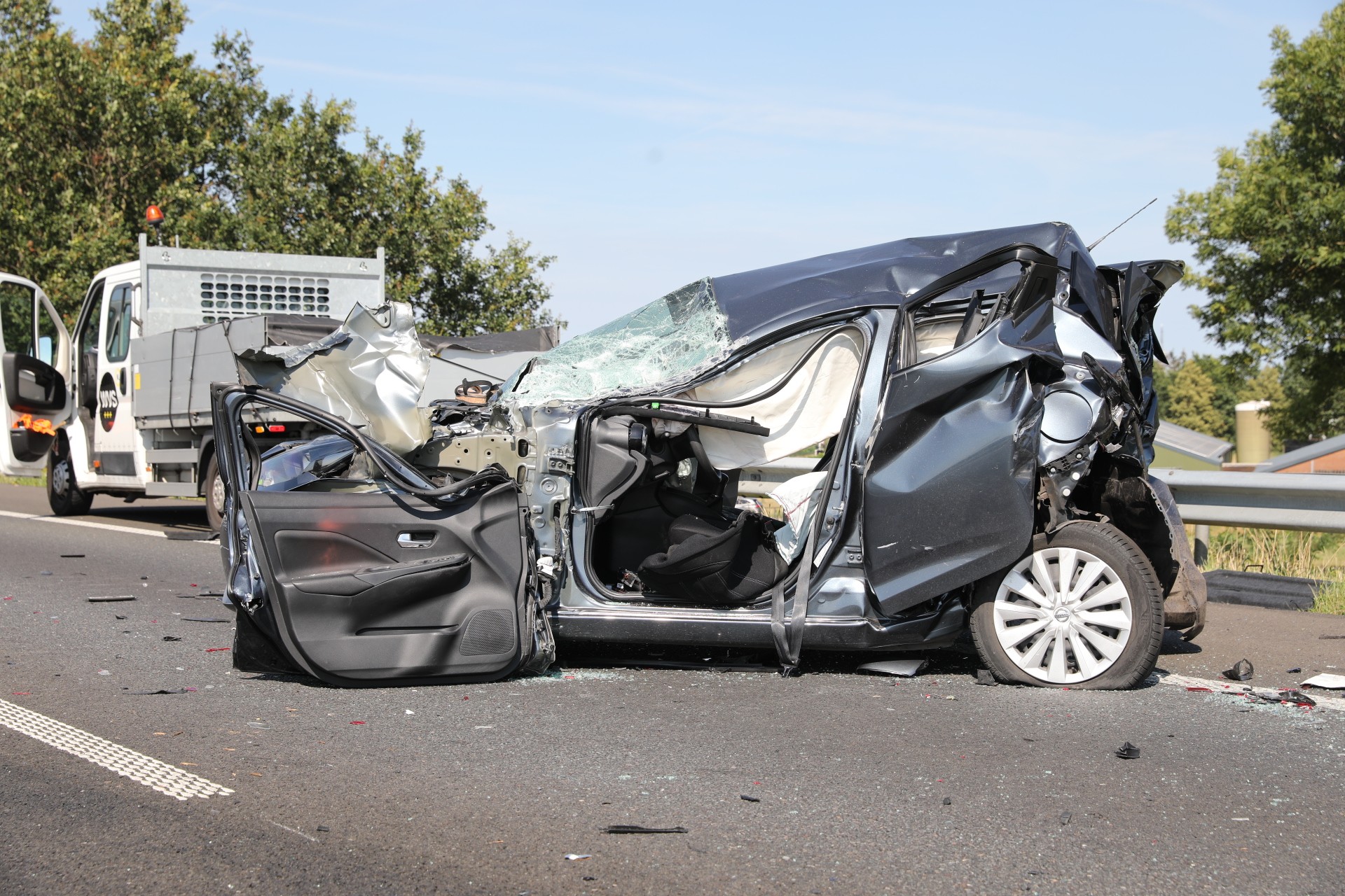 Ernstig ongeval op A58 bij Roosendaal: zwaargewonde en snelweg afgesloten.