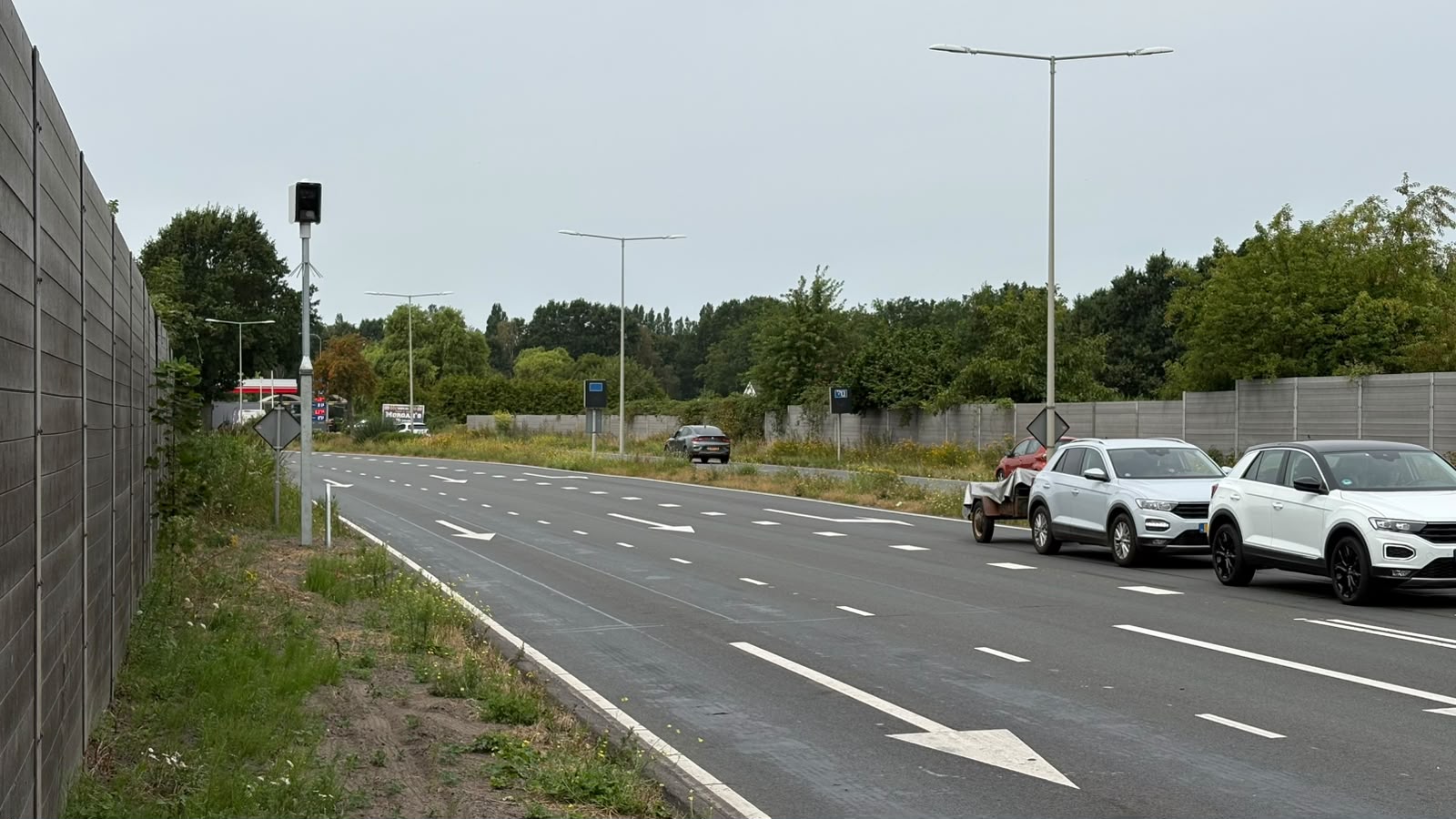 Met vaste flitspalen wil gemeente Bergen op Zoom veiligheid op kruising Halsterseweg verbeteren