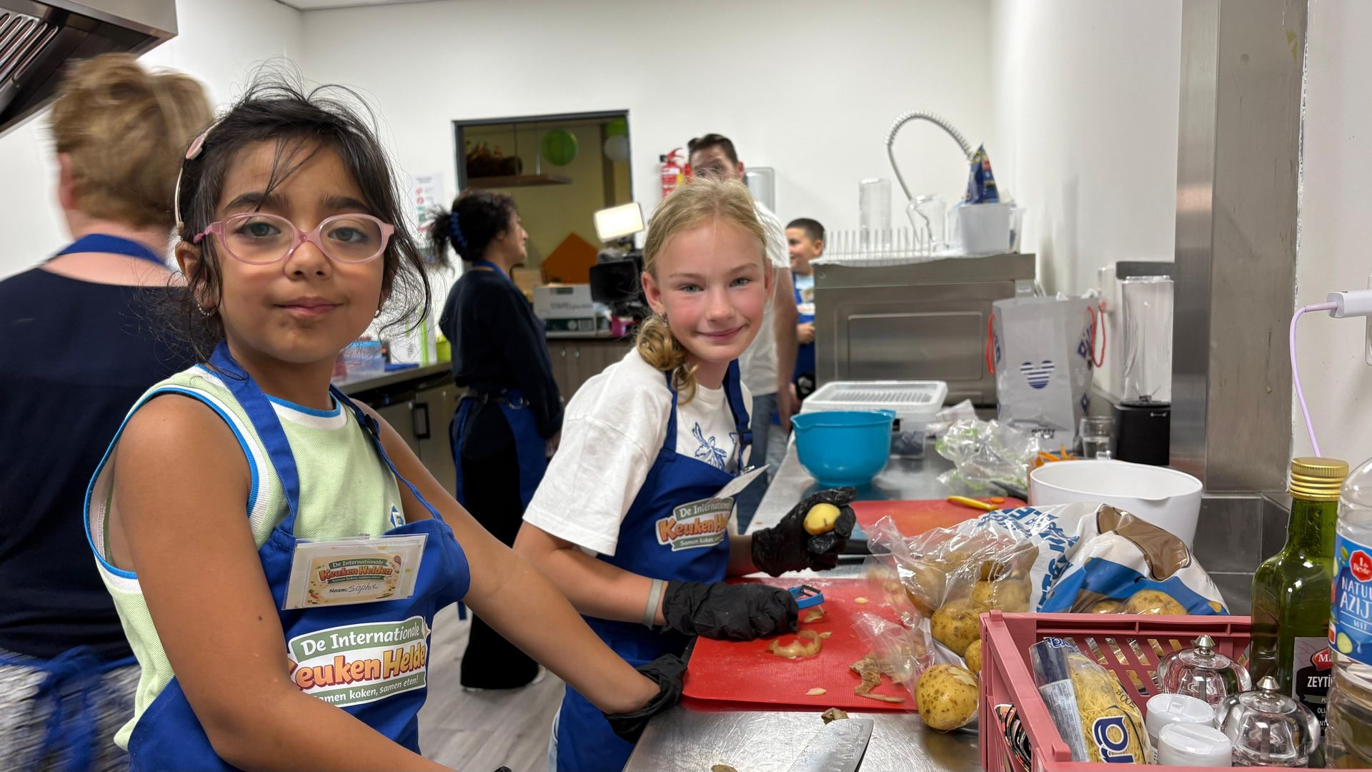 Kinderen leren gezond koken én ontdekken nieuwe culturen tijdens Interna­tionale Keukenhelden