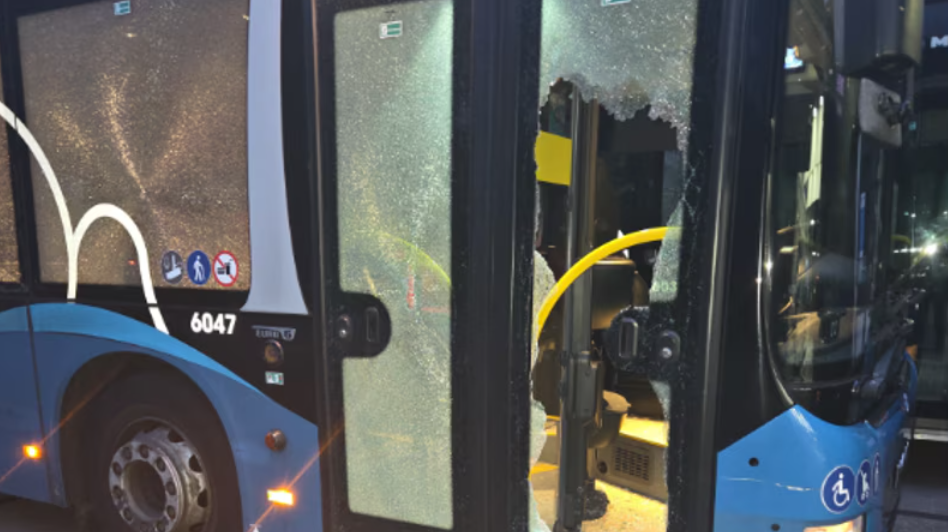Tiener uit Roosendaal veroorzaakt voor meer dan 100 duizend euro schade aan stadsbussen