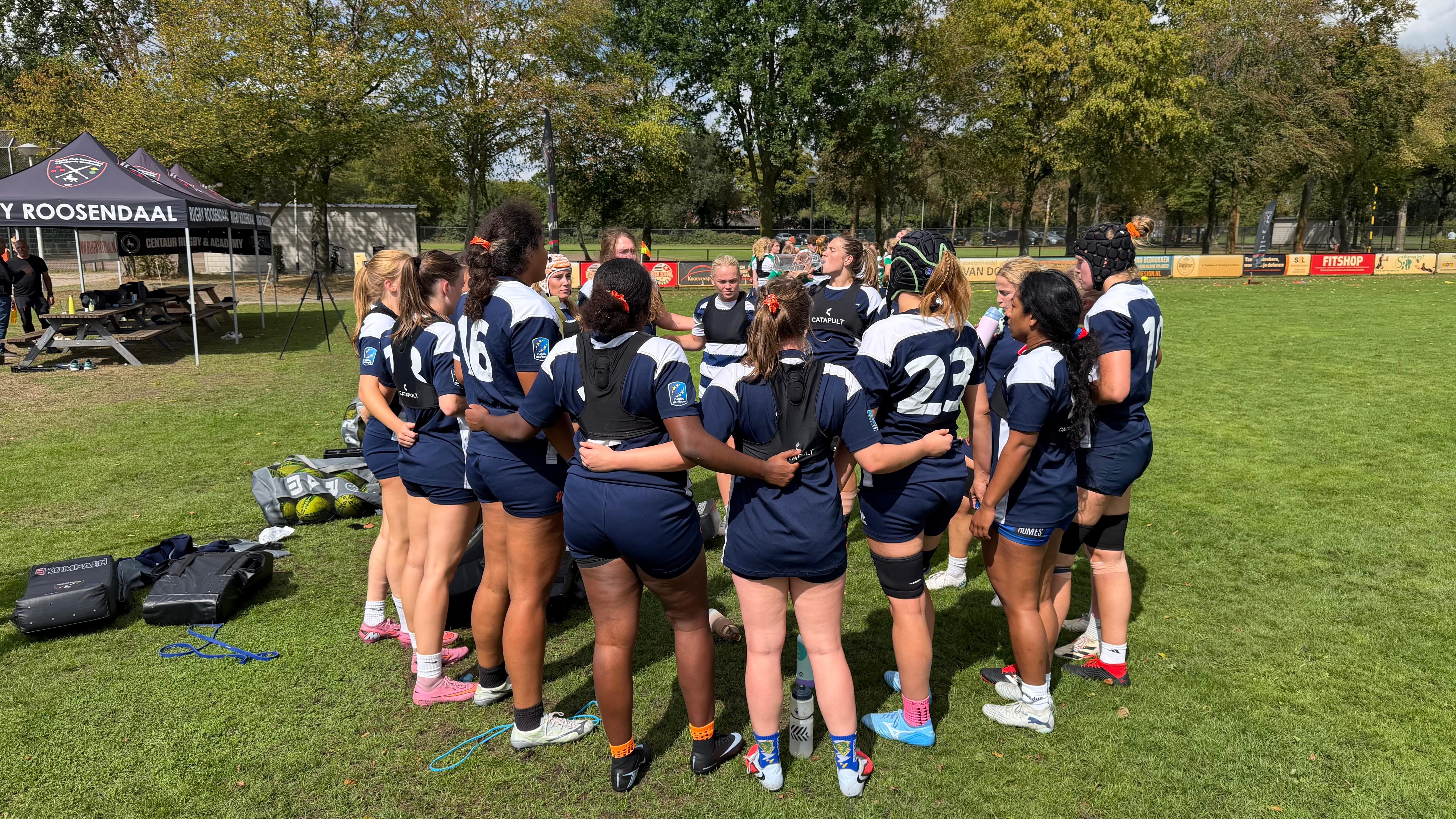 De dames van het Nederlandse rugbyteam moeten ervoor zorgen dat de sport meer in de aandacht komt.