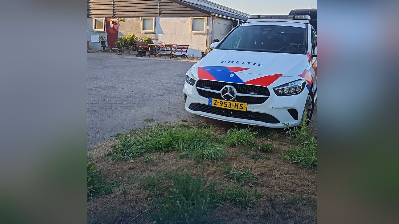 Politie treft drugslab aan in loods en neemt spullen in beslag