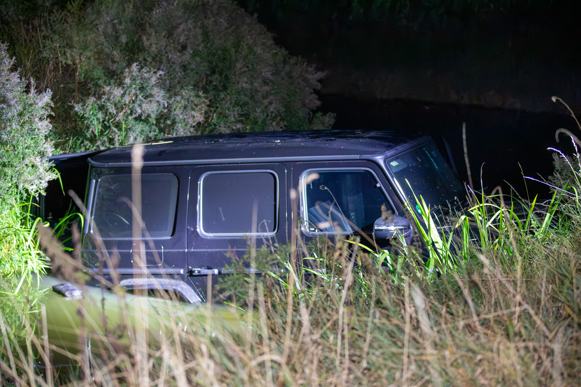 Achtervolging op snelweg eindigt in sloot bij Noordhoek