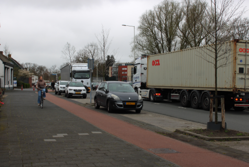 Geen 30 kilometerzone voor Bergse Ravelstraat, wél nieuwe wegmarkeringen