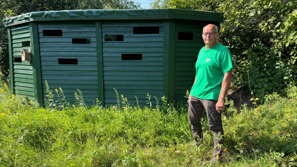Nieuwe vogelkijkhut geopend: ‘Nu hopen dat de ijsvogel zich laat zien’