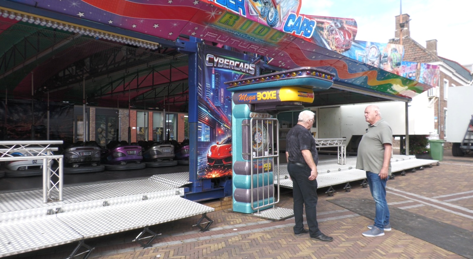 Voor Henk-Jan en Arjan voelt de kermis in Zevenbergen als thuiskomen