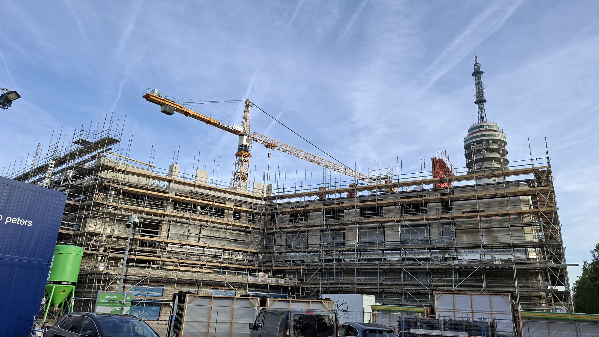 Buurt en bewoners nemen kijkje op bouwplaats De Nieuwe Brink: 'Eerste steenlegging? Ik zie er al een