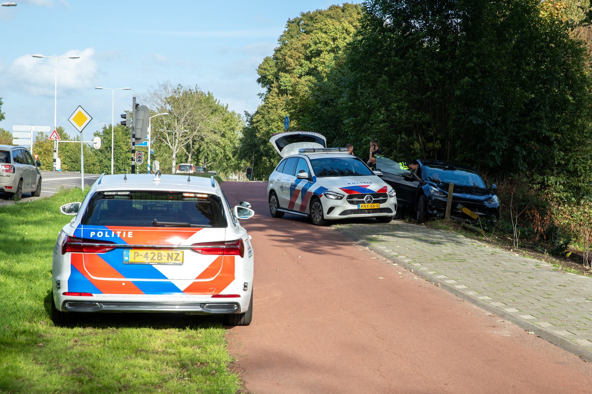 Achtervolging eindigt met crash op Burgemeester Schneiderlaan in Roosendaal