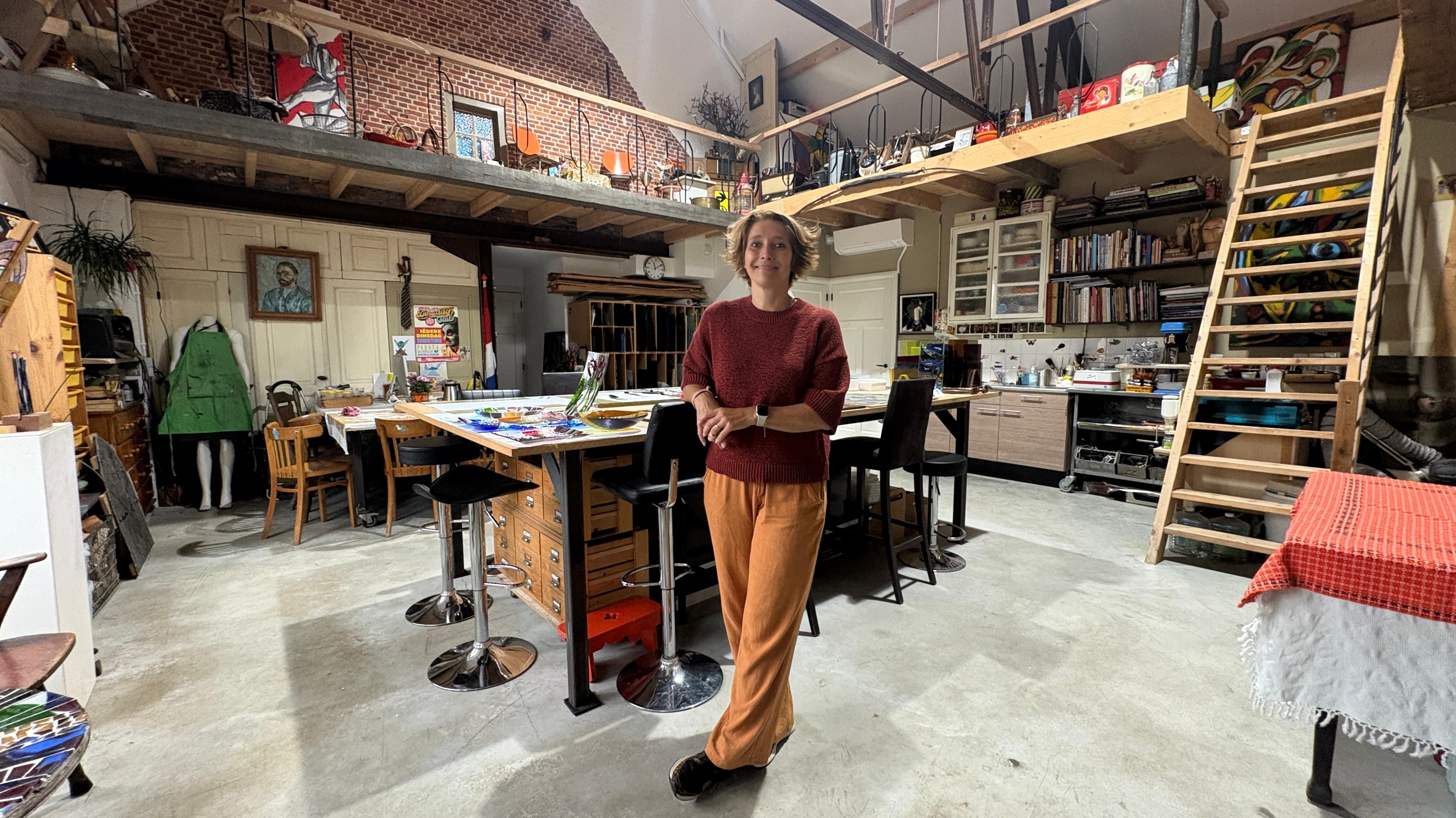 Van smederij naar Glasfabriek: Mariëlle laat de magie van glas zien