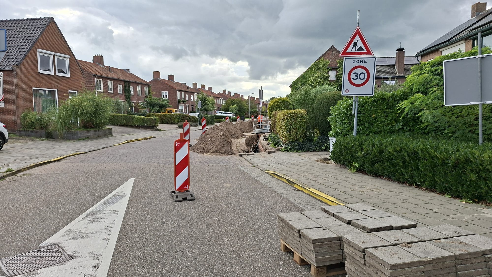 Werkzaamheden Nieuweweg in Hoogerheide in volle gang: nieuwe bestrating en riolering