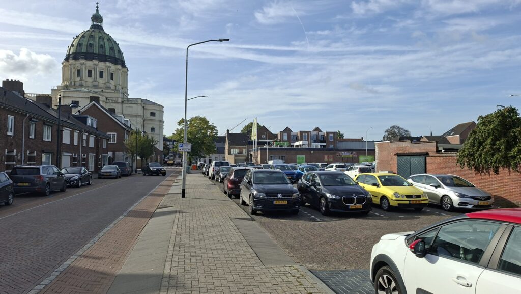 Extra parkeerplekken bij Julianalaan in Oudenbosch gaan er komen, ondanks discussie over blauwe zones