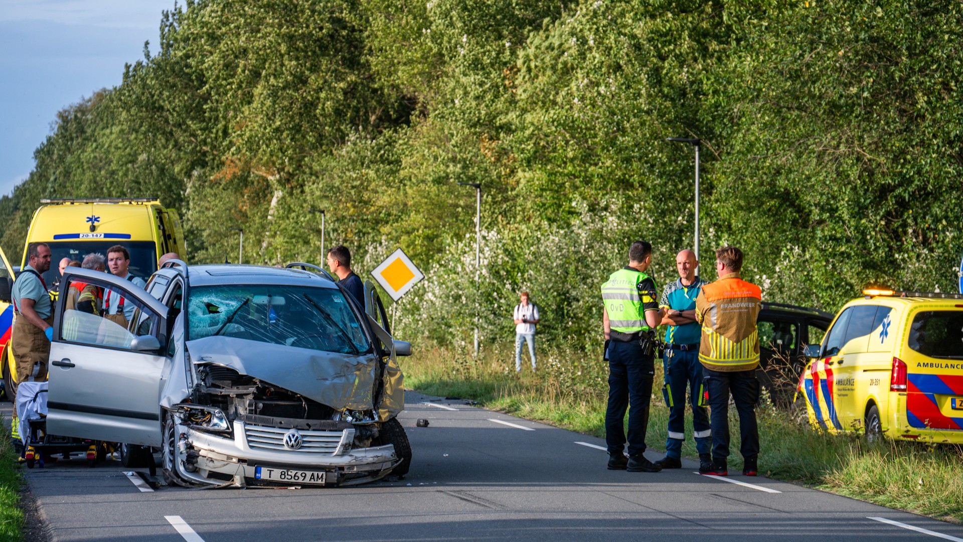 Meerdere gewonden na botsing tussen auto’s op Appelaarsedijk in Fijnaart