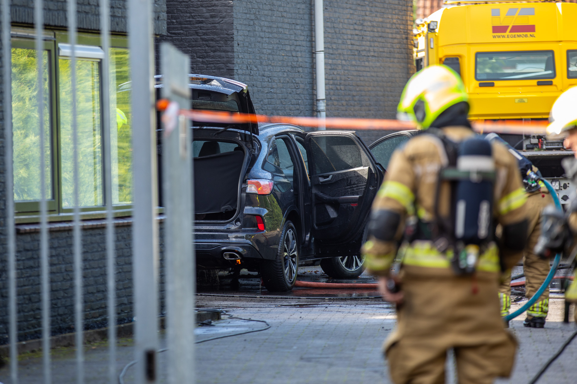 Auto brand uit aan Gagelboslaan in Bergen op Zoom