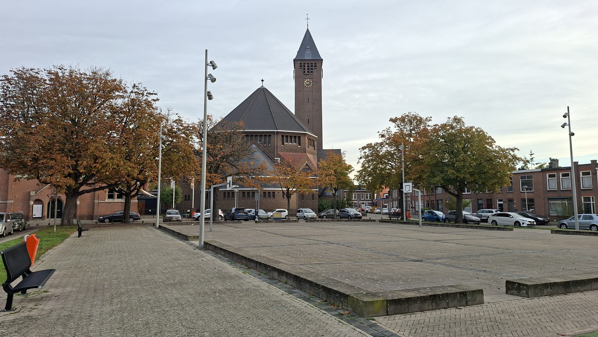 Lourdesplein gaat deze winter op de schop: meer groen en ruimte voor 44 parkeerplaatsen