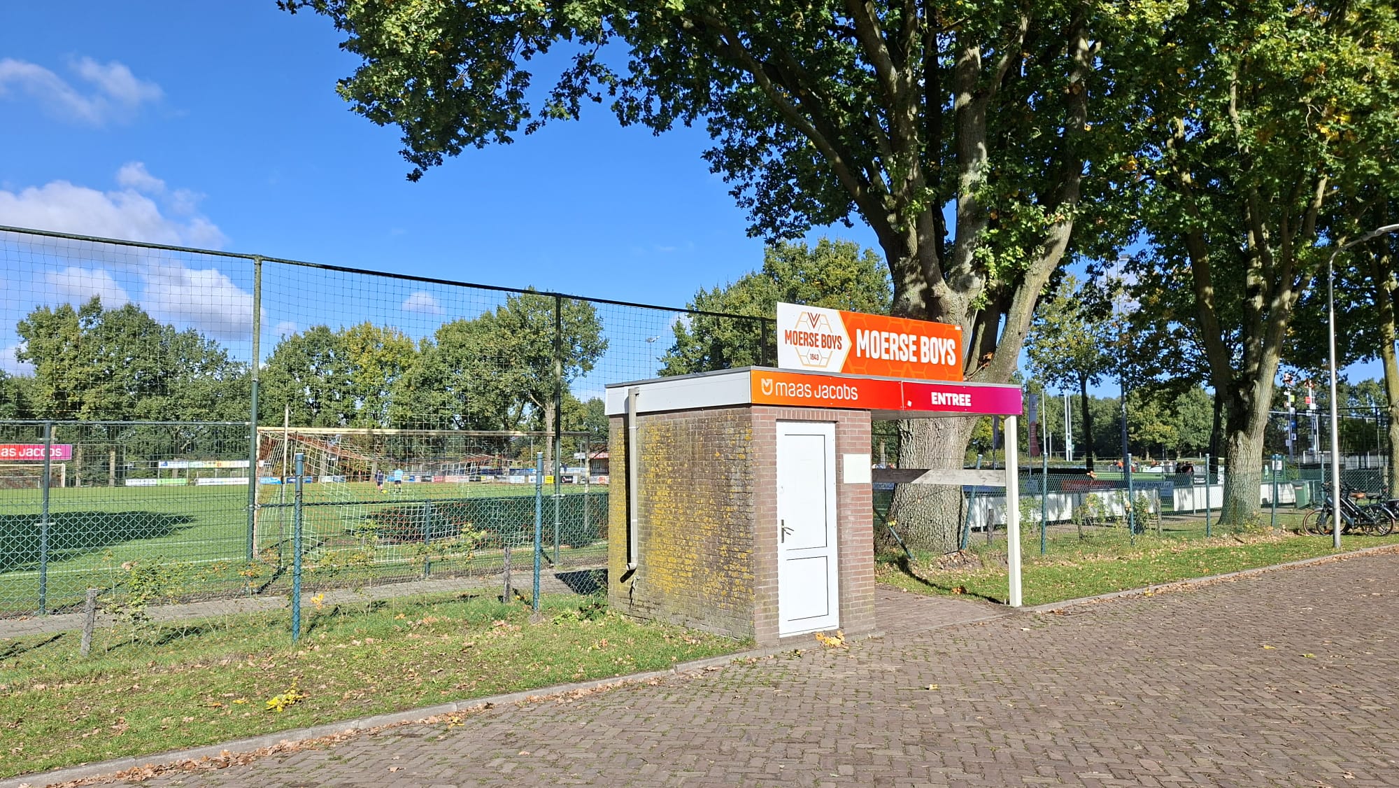 Nieuw kunstgrasveld voor Moerse Boys kost 1,1 miljoen euro, raad neemt later besluit over aanleg