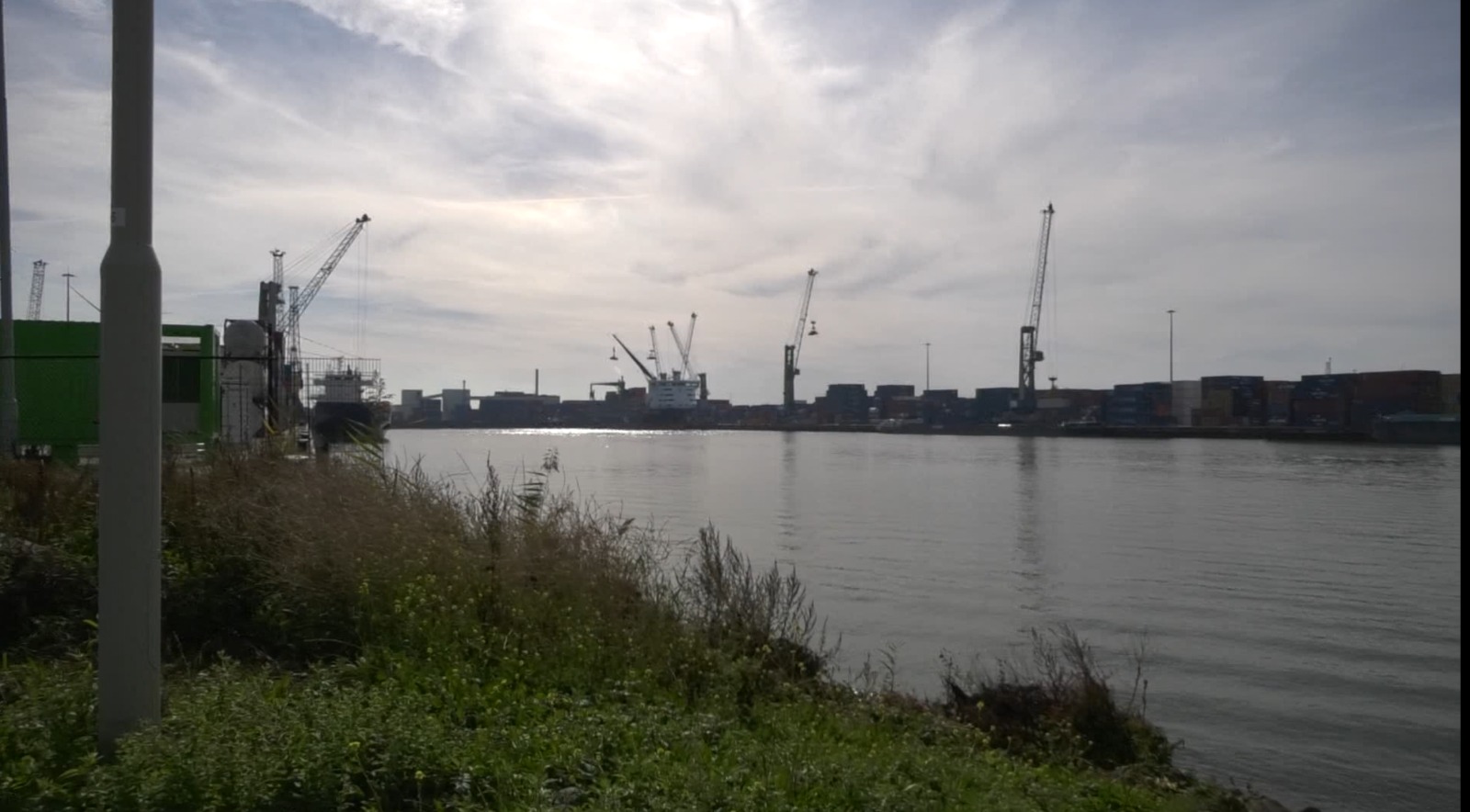 Ruim 3500 bezoekers ontdekken haven van Moerdijk: 'Toch leuk om eens een kijkje te nemen'