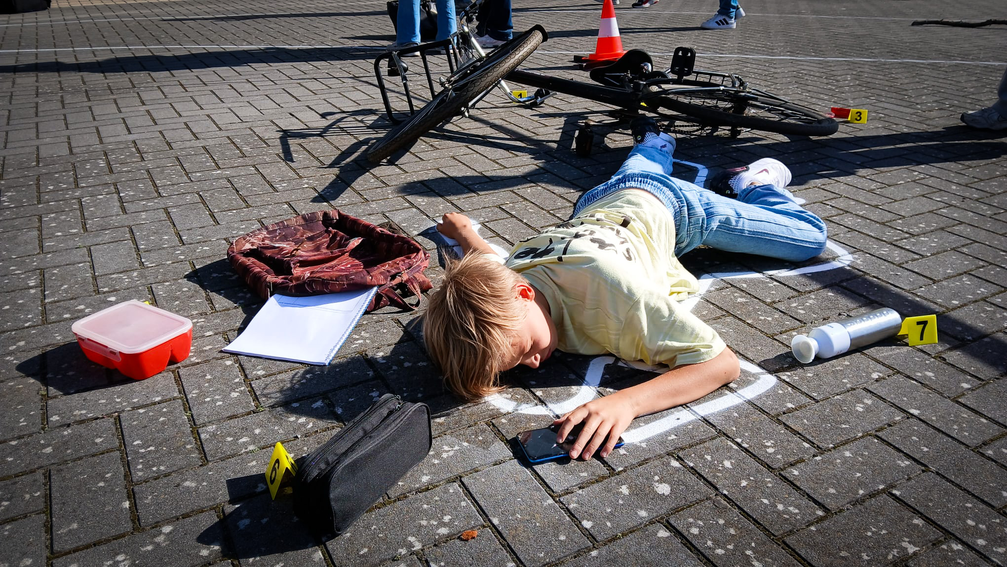 KSE-leerlingen treffen plaats delict aan op schoolplein